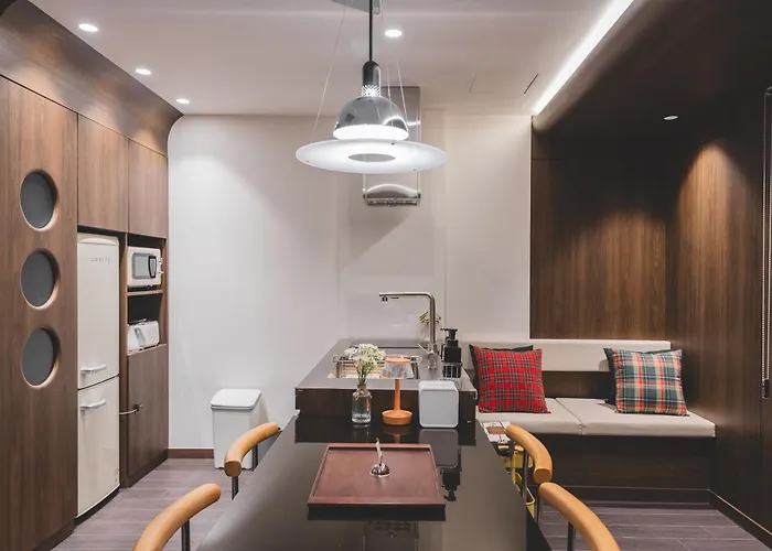 Apartment 404